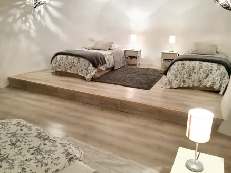 Maison accueillante à Saint-André-de-Cruzières avec piscine partagée - Photo 9