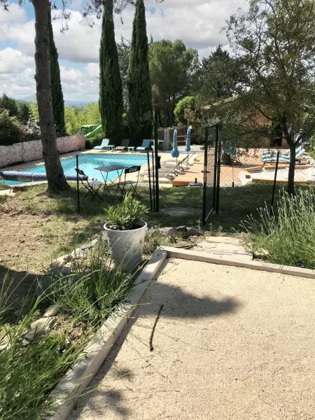 Maison accueillante à Saint-André-de-Cruzières avec piscine partagée - Photo 11