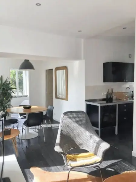 Appartement moderne à Granville - 55 m² - Vue sur mer - Photo 1