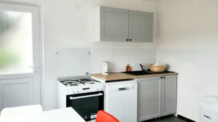 Maison cosy à Pontorson avec jardin clos et terrasse - Photo 3
