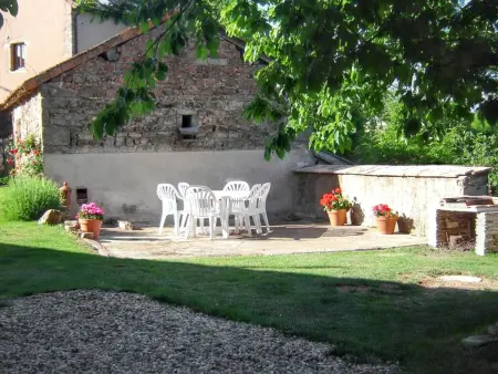 Maison charmante à La Vineuse avec jardin clôturé - Photo 11