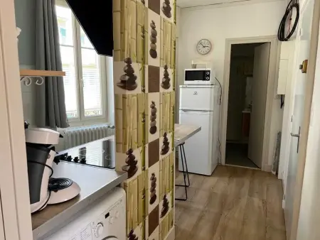 Appartement confortable à Néris-les-Bains avec parking gratuit - Photo 4