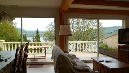Maison chaleureuse à Nages avec vue sur lac et montagne - Photo 1