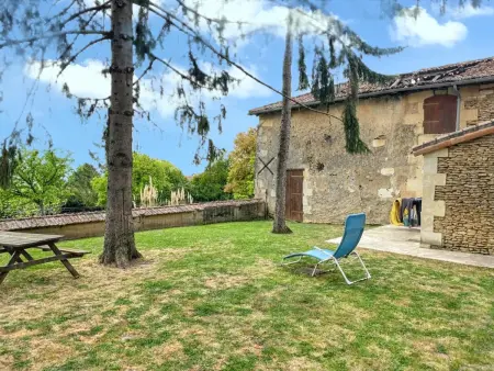Maison charmante à Mouterre-Silly avec jardin privé - Photo 10
