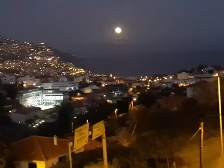 Maison de charme à Funchal, vue mer, Maison 5 personnes à Funchal - Photo 10
