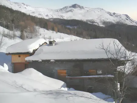 Chalet confortable à Sainte-Foy-Tarentaise avec vue sur la montagne - Photo 3