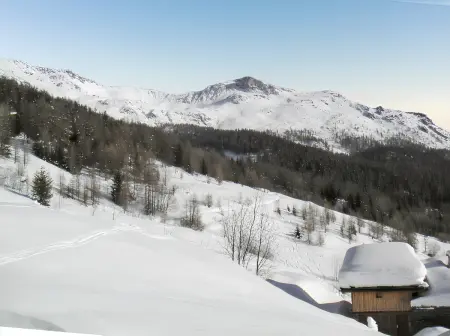 Chalet confortable à Sainte-Foy-Tarentaise avec vue sur la montagne - Photo 12