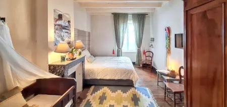 Maison charmante à Mauzun avec jardin et patio fleuri - Photo 3