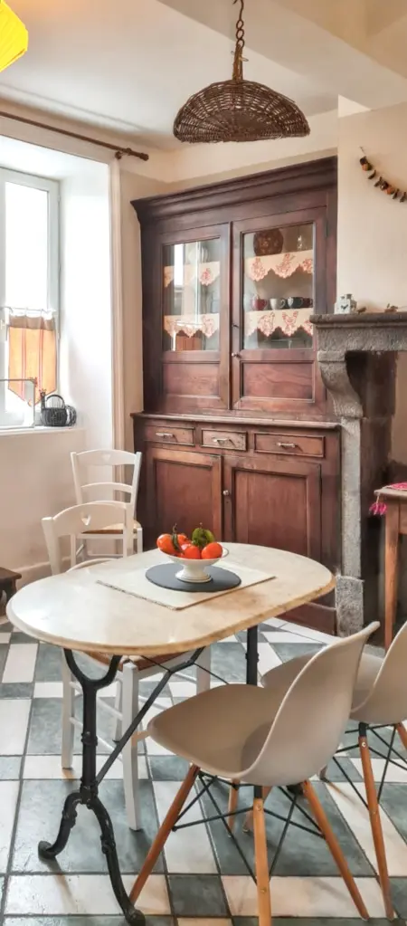 Maison charmante à Mauzun avec jardin et patio fleuri - Photo 9