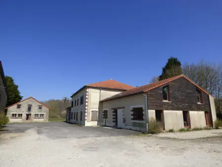Retraite Champêtre Spacieuse près de Nouart avec Jacuzzi - Photo 1
