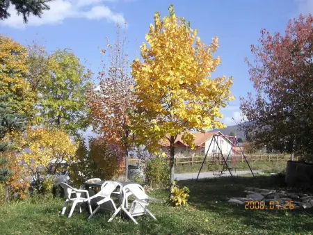 Maison de vacances confortable à Saint-Léger-les-Mélèzes, vue jardin - Photo 12