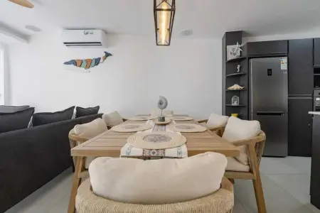 Maison confortable à Trou-aux-Biches avec terrasse - Photo 6