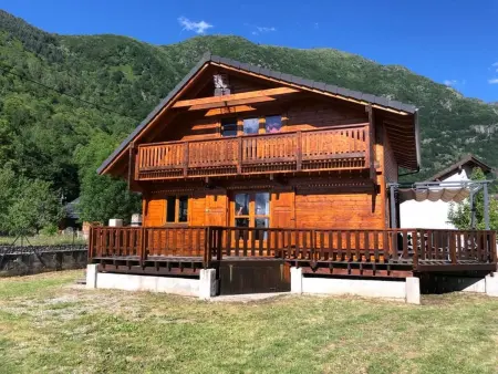 Chalet chaleureux à Orlu avec Jacuzzi et vue sur la montagne - Photo 5
