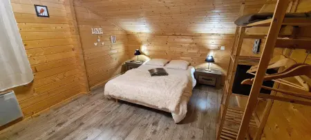 Chalet chaleureux à Orlu avec Jacuzzi et vue sur la montagne - Photo 17