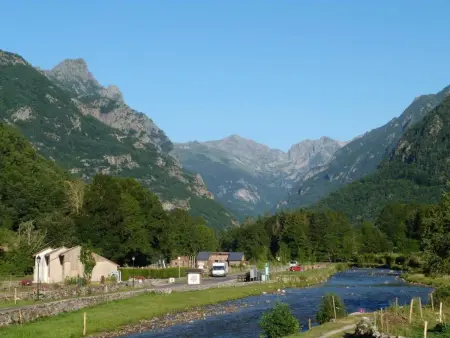 Chalet chaleureux à Orlu avec Jacuzzi et vue sur la montagne - Photo 24