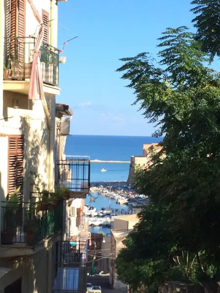 Appartement spacieux avec vue sur la mer à Castellammare del Golfo - Photo 23