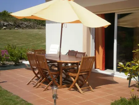 Maison accueillante avec vue sur la mer à Plougrescant - Photo 1