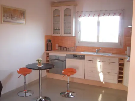 Maison accueillante avec vue sur la mer à Plougrescant - Photo 8