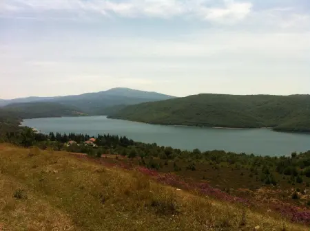 Maison charmante à Villasur de Herreros avec vue sur le lac - Photo 2