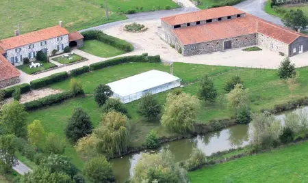 Maison charmante avec piscine partagée à Moncoutant - Photo 1