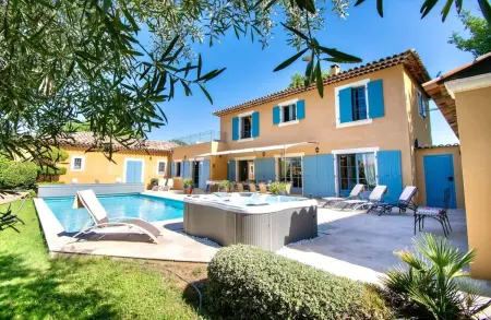 Évasion Provençale : Villa Élégante pour 10 Personnes - Photo 1