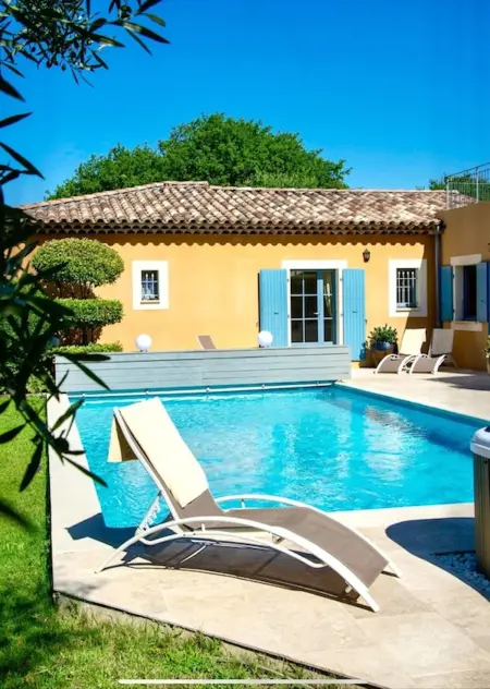 Évasion Provençale : Villa Élégante pour 10 Personnes - Photo 4
