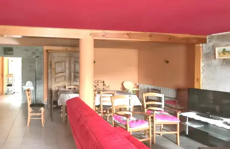 Maison de charme avec vue sur la montagne à Albaret-Sainte-Marie - Photo 1