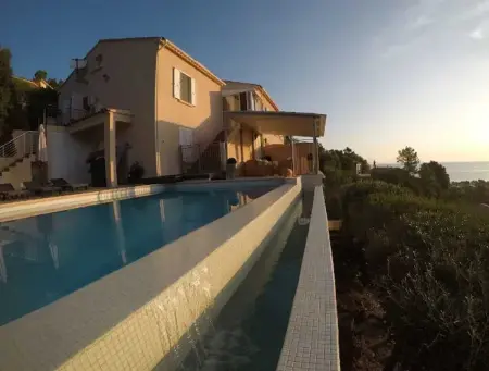 Villa avec vue sur la mer à Sari-Solenzara, piscine privée - Photo 17