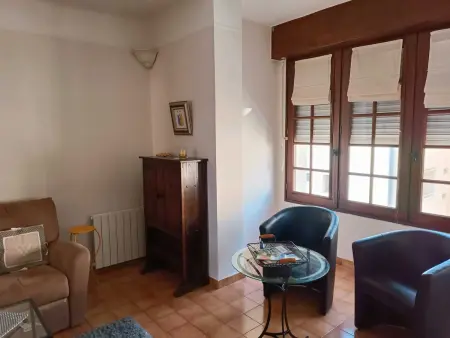 Appartement charmant à Arles, 75 m² avec vue sur la ville - Photo 3
