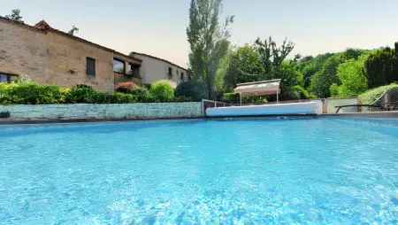 Maison charmeur avec jardin à Puy-l'Évêque et piscine partagée - Photo 2
