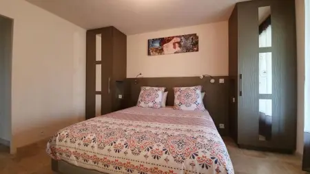 Maison charmeur avec jardin à Puy-l'Évêque et piscine partagée - Photo 4