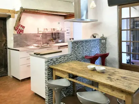 Maison familiale avec piscine partagée à Saint-André-de-Cruzières - Photo 2