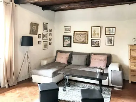 Maison familiale avec piscine partagée à Saint-André-de-Cruzières - Photo 4