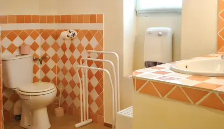 Charmante villa à Dauphin avec piscine privée et jardin - Photo 9