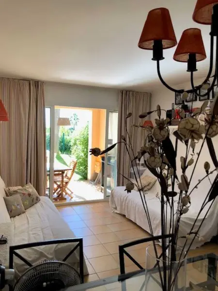 Appartement agréable Roquebrune 32 m² piscine partagée au soleil!   - Photo 4