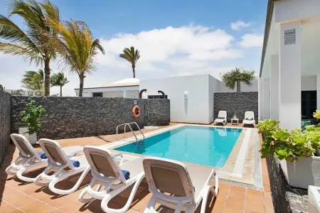 Villa élégante proche de Playa Blanca, piscine privée, jardin. - Photo 35