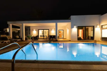 Villa élégante proche de Playa Blanca, piscine privée, jardin. - Photo 73