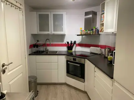 Appartement spacieux à Charleroi 100 m² avec parking 5 pers - Photo 2