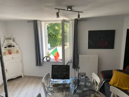 Appartement spacieux à Charleroi 100 m² avec parking 5 pers - Photo 12