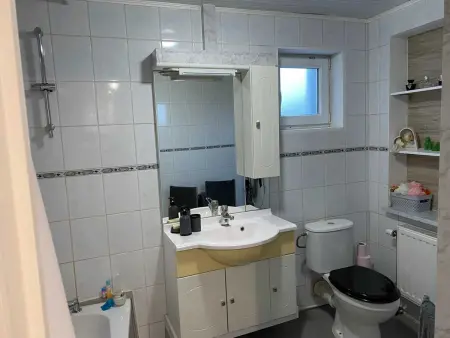 Appartement spacieux à Charleroi 100 m² avec parking 5 pers - Photo 45