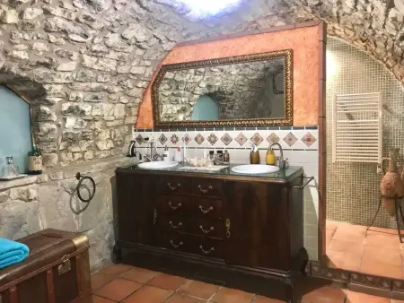 Villa charmante à Castellbell i el Vilar avec piscine privée - Photo 18
