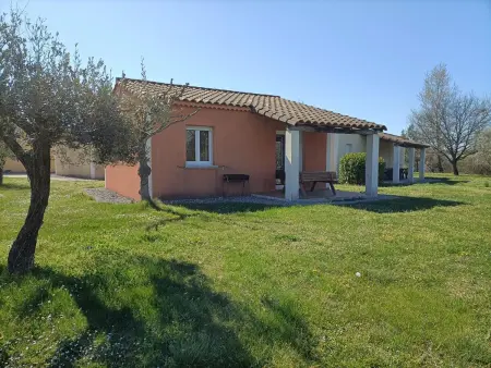 Maison accueillante avec jardin et piscine partagée à Grospierres - Photo 2