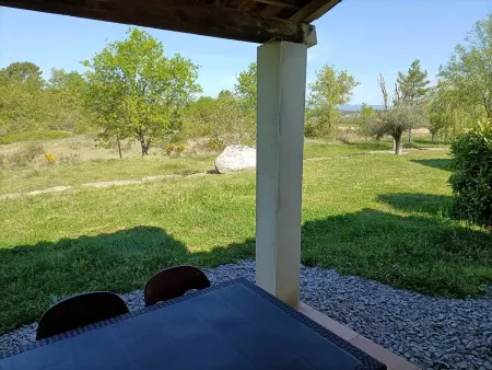 Maison accueillante avec jardin et piscine partagée à Grospierres - Photo 6