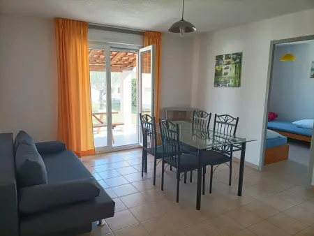 Maison accueillante avec jardin et piscine partagée à Grospierres - Photo 9