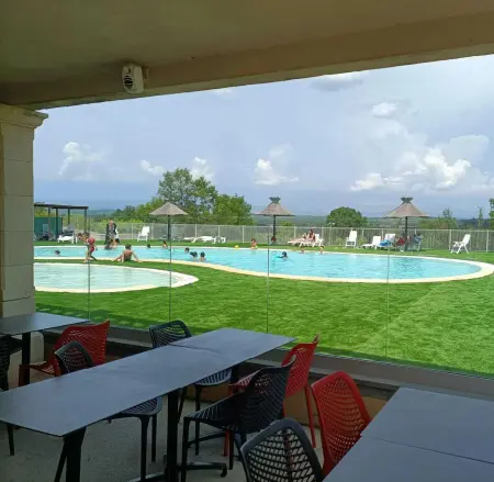 Maison accueillante avec jardin et piscine partagée à Grospierres - Photo 18