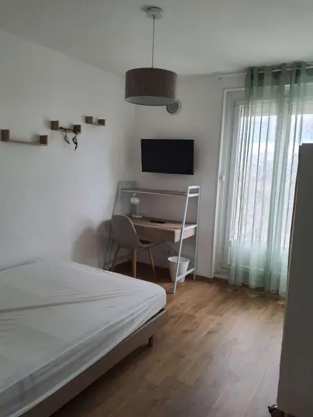 Appartement charmant à Reims avec vue imprenable sur la ville. - Photo 13
