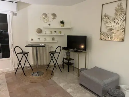 Studio charmant au cœur de Cannes avec balcon et parking - Photo 4