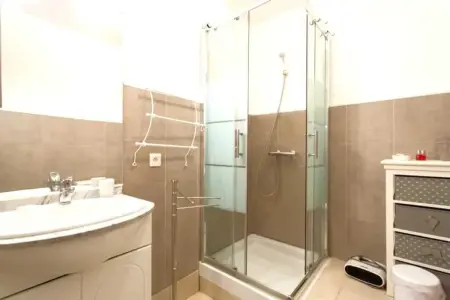 Studio charmant au cœur de Cannes avec balcon et parking - Photo 8