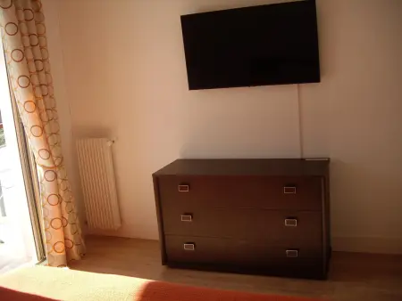 Appartement moderne à Antibes - 50 m² - Vue sur jardin - Photo 3