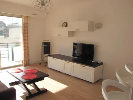 Appartement moderne à Antibes - 50 m² - Vue sur jardin - Photo 6